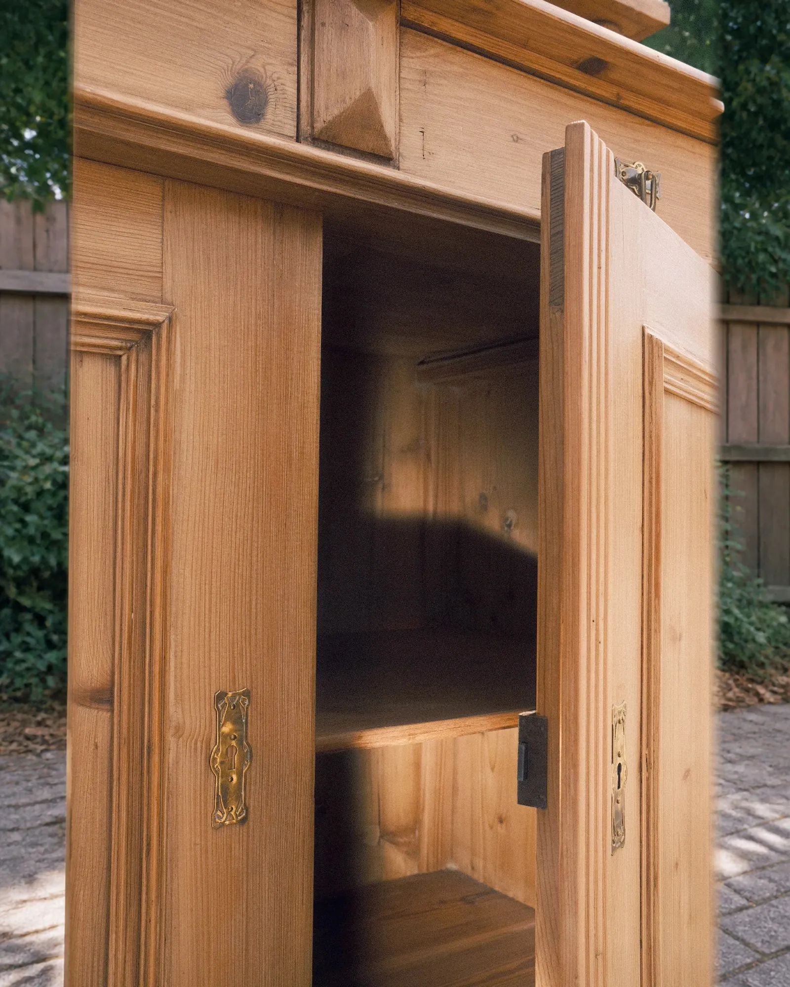Kredenc sloup · fotka 3 z 11