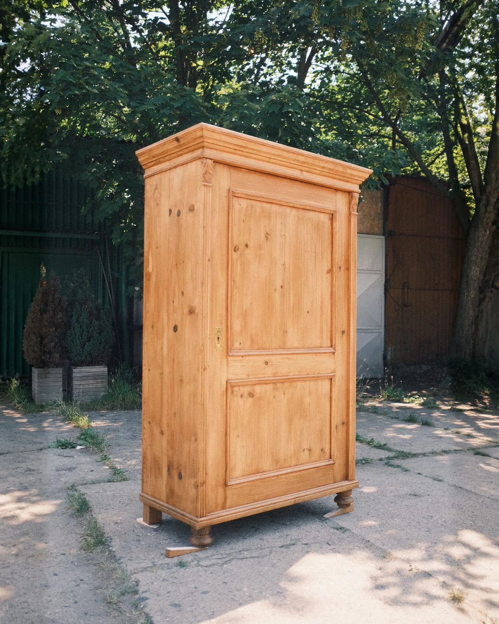 Skříň jednodveřová, stará · fotka 3 z 4