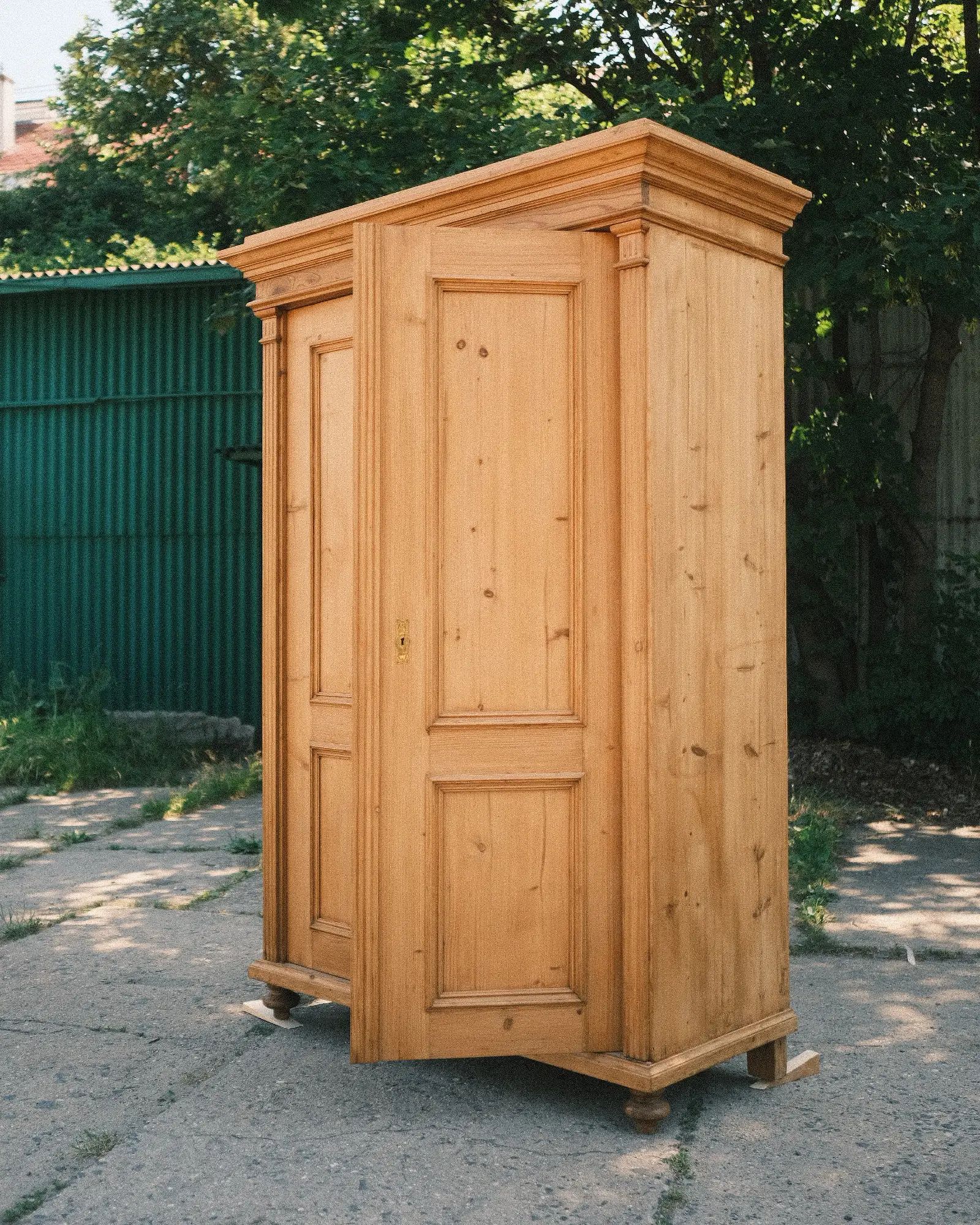 Skříň dvoudveřová, stará, starožitný kus po restaurování, Ma Maison