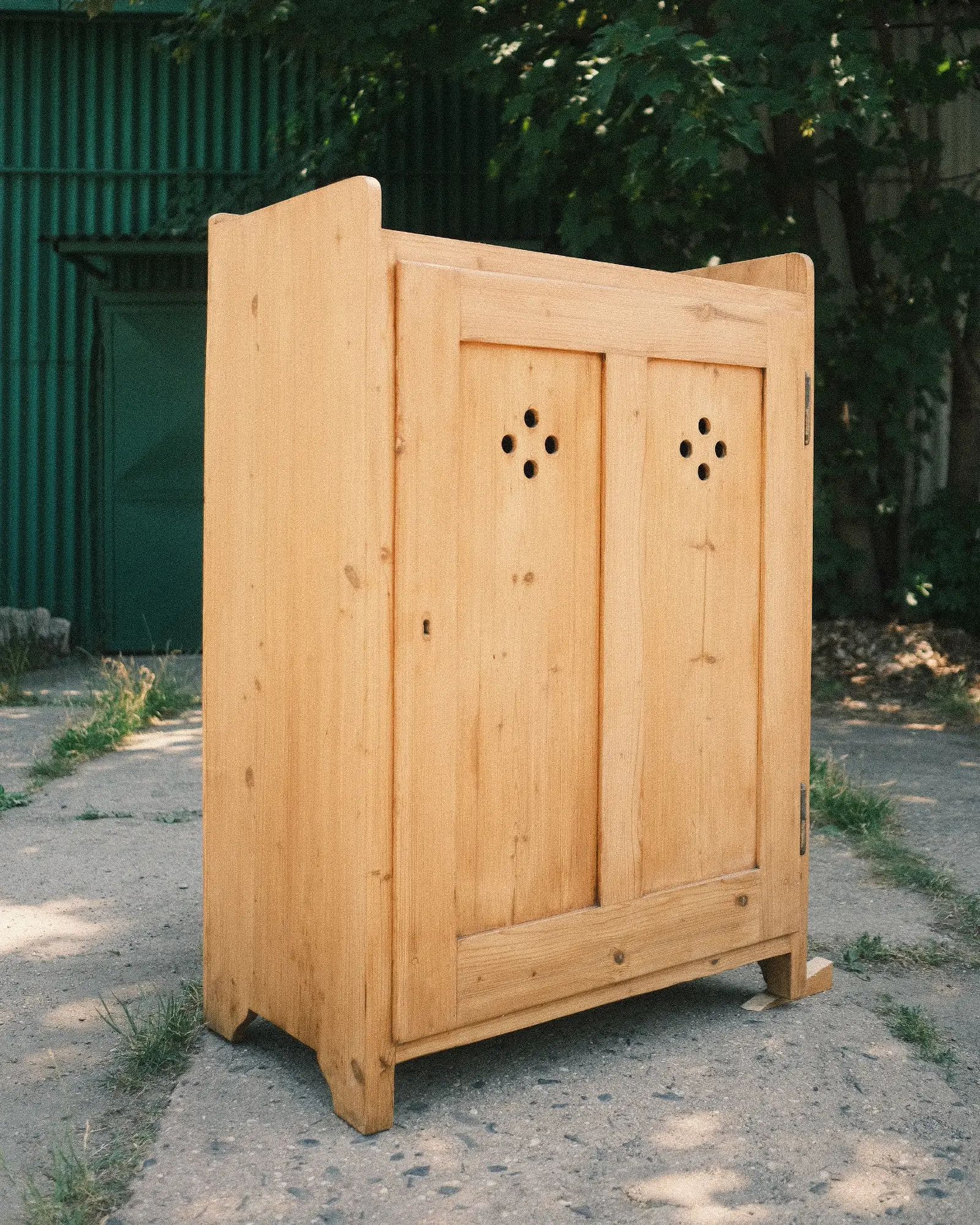 Potravinka jednodveřová, stará, starožitný kus po restaurování, Ma Maison