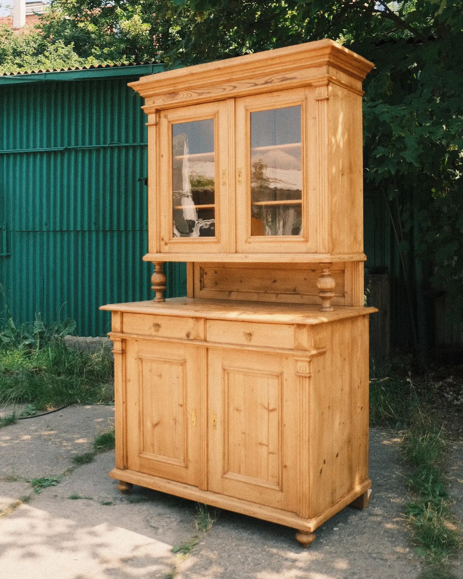Kredenc sloup, starožitný kus po restaurování, Ma Maison